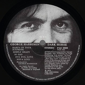 George Harrison - DARK HORSE (Apple PAS 10008) – label (black/white), side 1