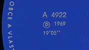 The Beatles - A COLLECTION OF BEATLES OLDIES (Supraphon 0 13 0599) – label, left fragments of the side 1 indicating matrix number, year of release and total running time