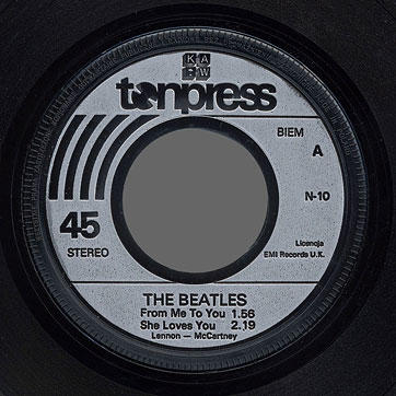 THE BEATLES 2EP set (Tonpress N-10/11) – silver injection moulded label (var. 2) of EP 1, side A