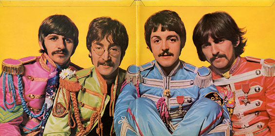 SGT. PEPPER'S LONELY HEARTS CLUB BAND (Parlophone PCS 7027) – gatefold sleeve, back and front sides