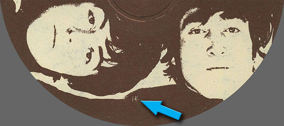The Beatles − PLEASE PLEASE ME (Santa П93 00537) – Label (var. 1), side 1 – fragments (lower part) with HK logo