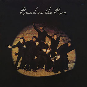 Original US version of BAND ON THE RUN LP by Apple – sleeve, front side