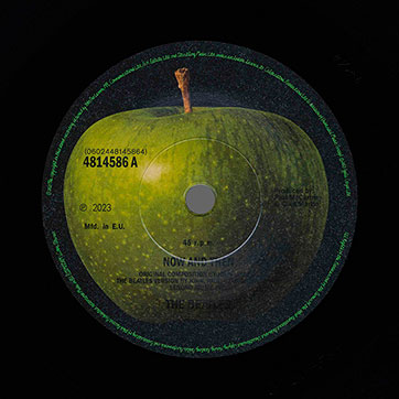 The Beatles – Now And Then / Love Me Do (Apple 0602448145864) – label (var. 1 - black vinyl), side A